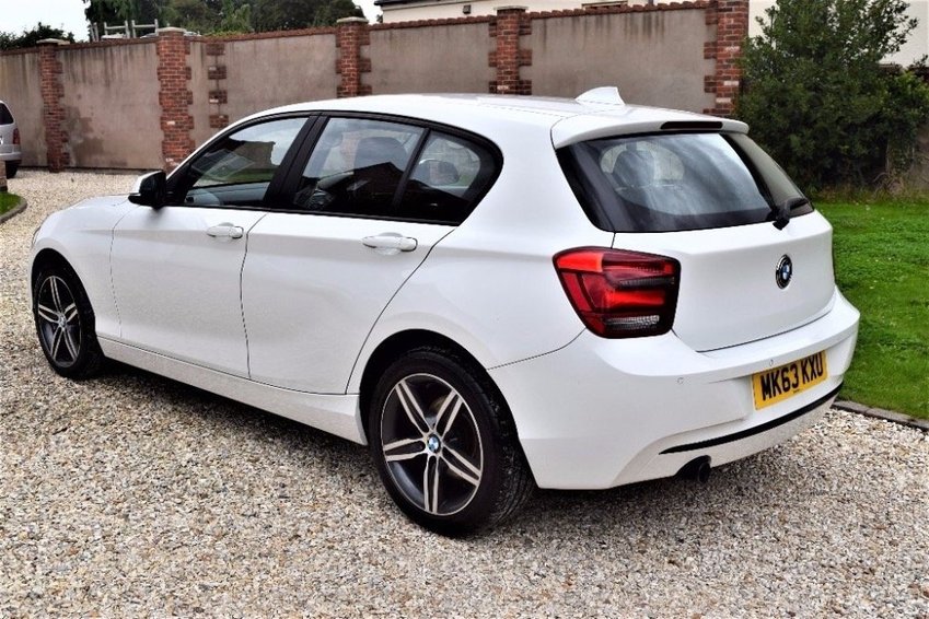 BMW 1 SERIES