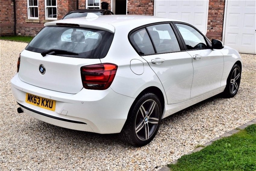 BMW 1 SERIES