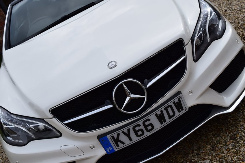 MERCEDES-BENZ E CLASS