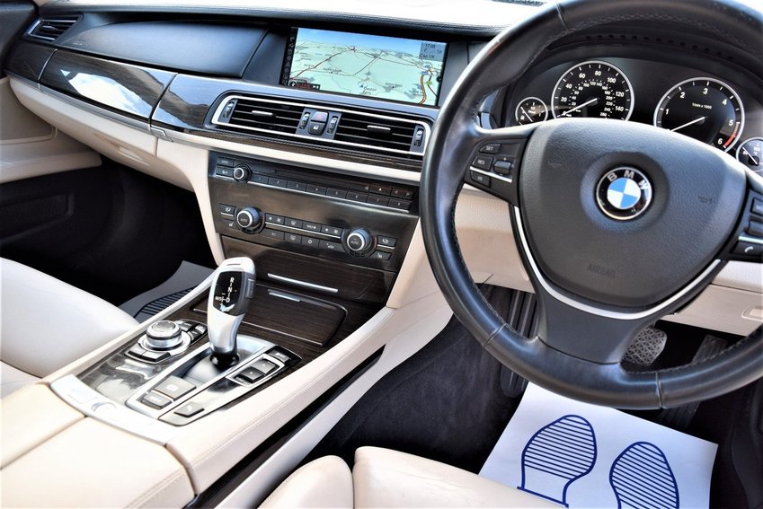 BMW 7 SERIES