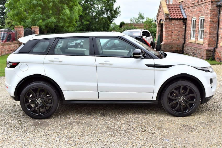 View LAND ROVER RANGE ROVER SD4 CommandShift Auto Dynamic Lux