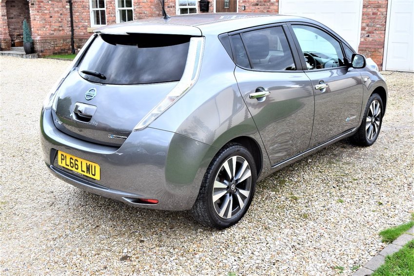 View NISSAN LEAF 30kWh Auto Tekna