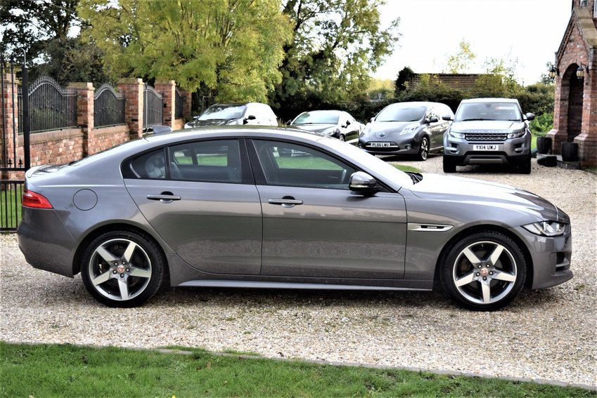 JAGUAR XE