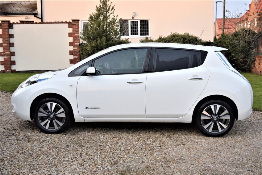 View NISSAN LEAF 30kWh Auto Tekna