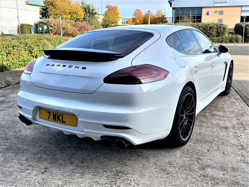 PORSCHE PANAMERA