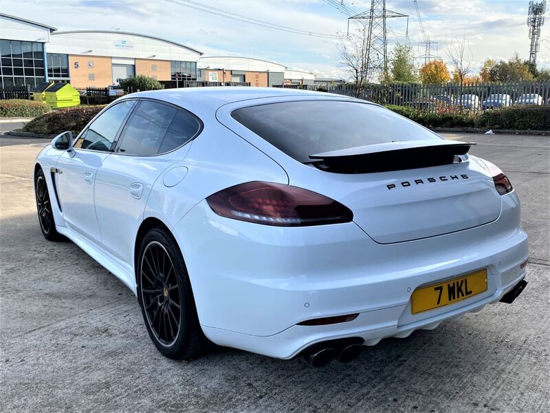 PORSCHE PANAMERA