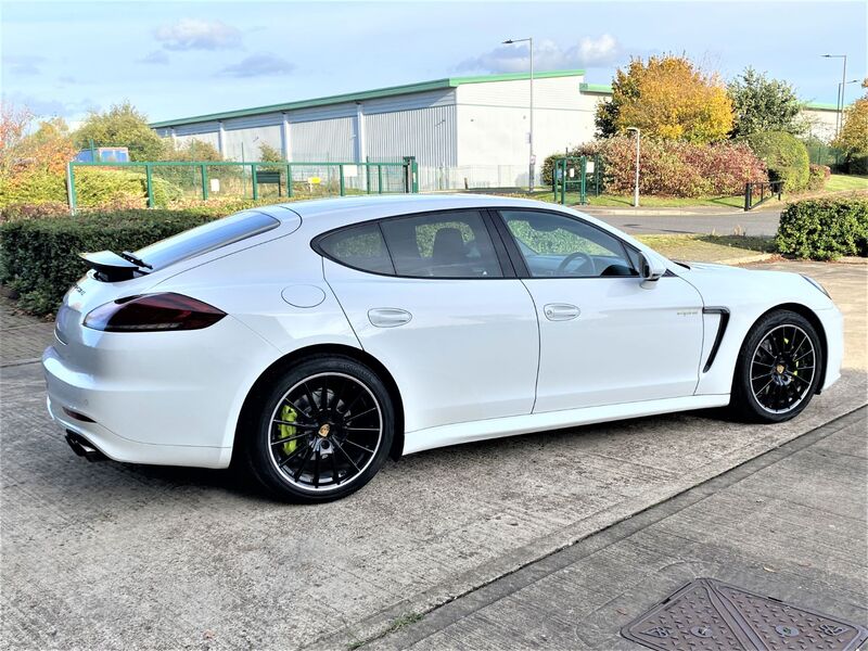 PORSCHE PANAMERA