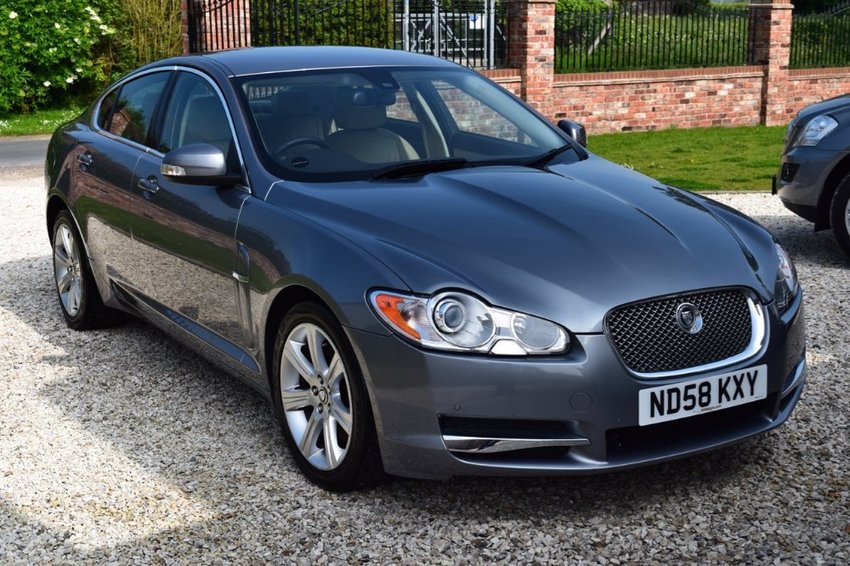 View JAGUAR XF 2.7 TD Luxury 4dr