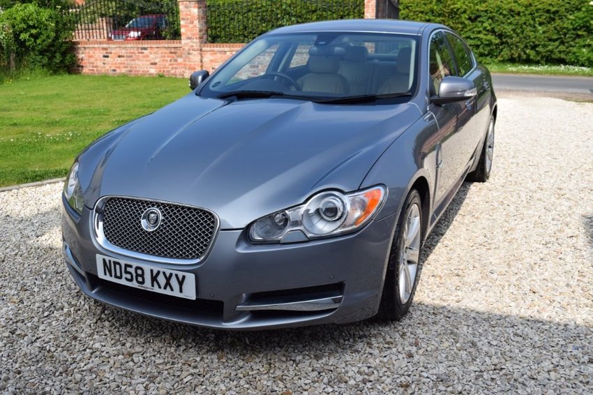 View JAGUAR XF 2.7 TD Luxury 4dr