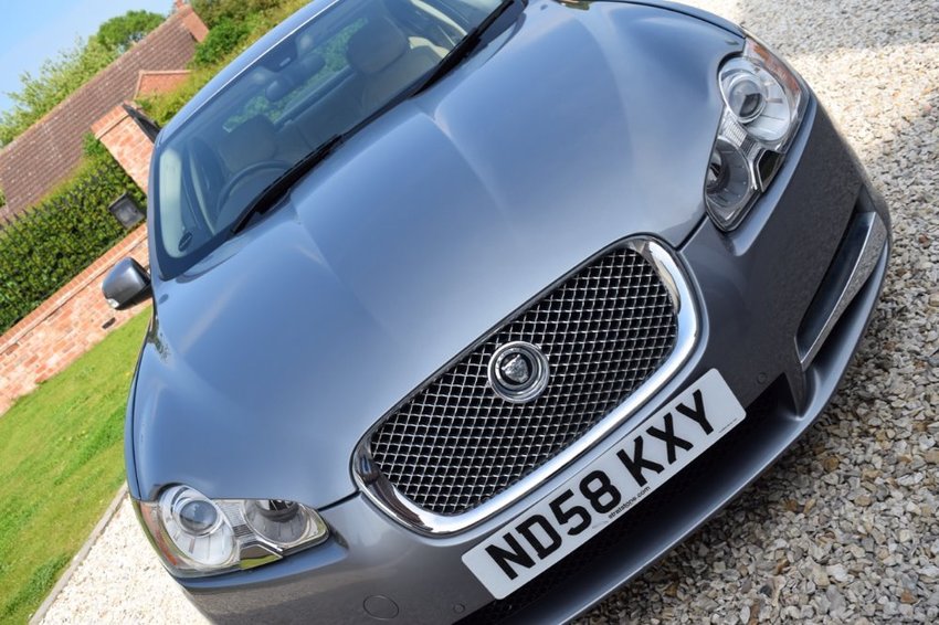 View JAGUAR XF 2.7 TD Luxury 4dr